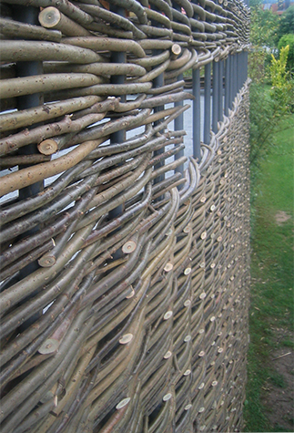 Carport - Geflochtene Außenwand, Carport